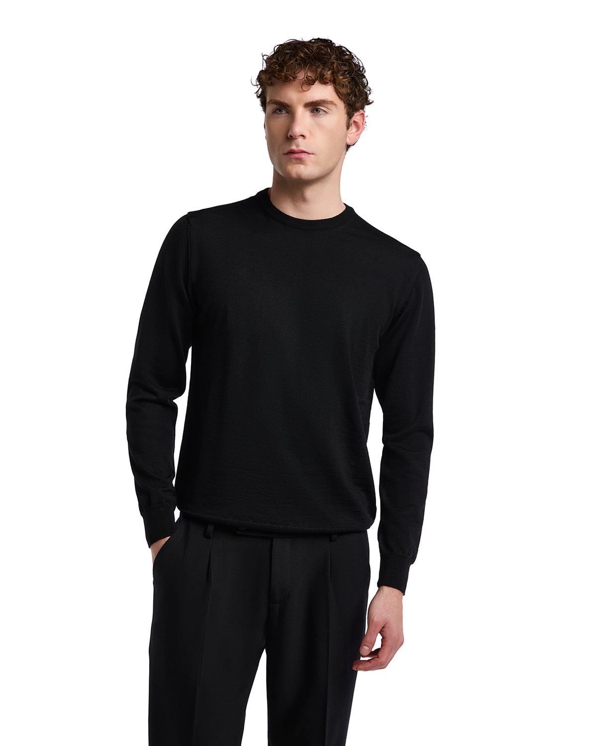 Men's black crew neck sweater made of lightweight knit fabric, perfect for casual or dressed-up styles.