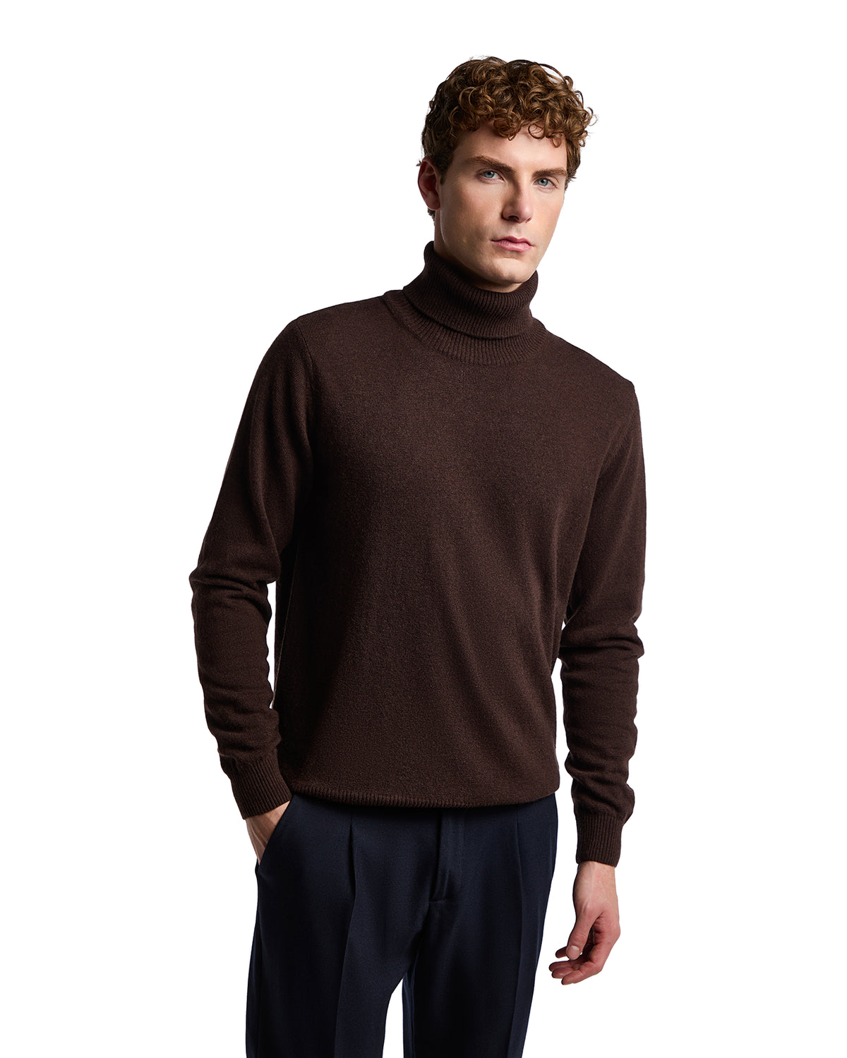 Lee turtleneck in dark brown cashmere blend