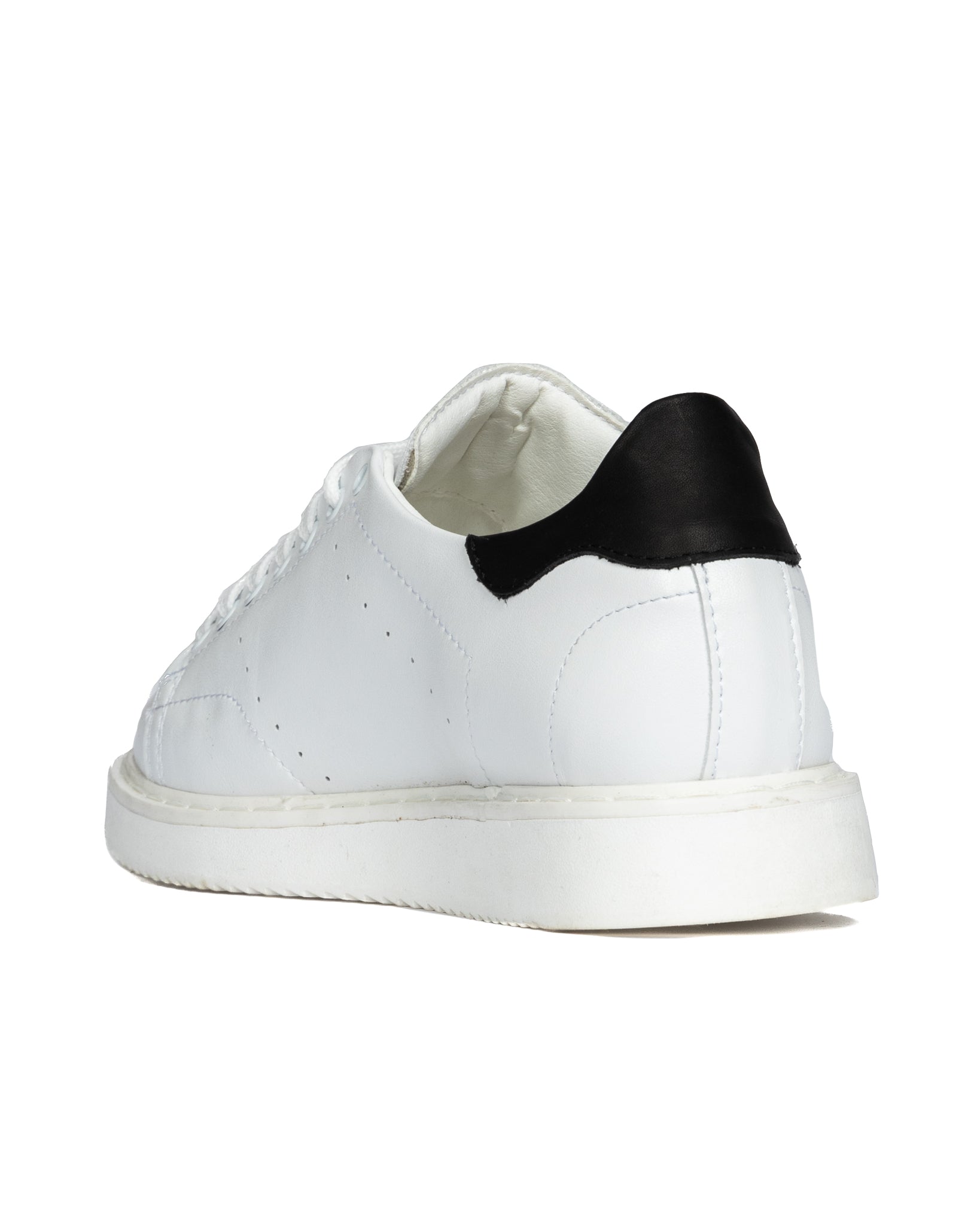 S01 - sneakers in pelle bianca dettagli neri