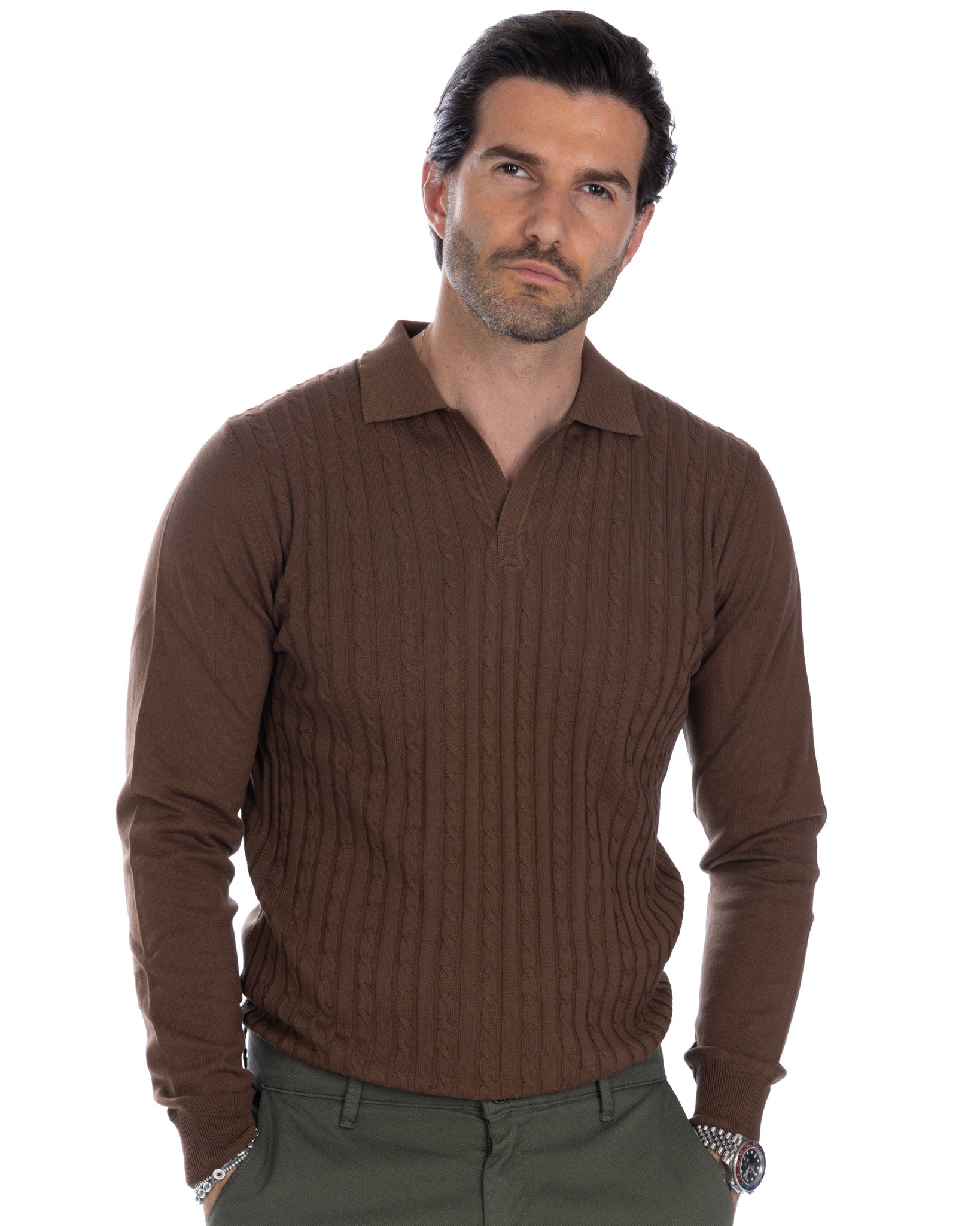 Matteo - maglioncino tabacco con trecce