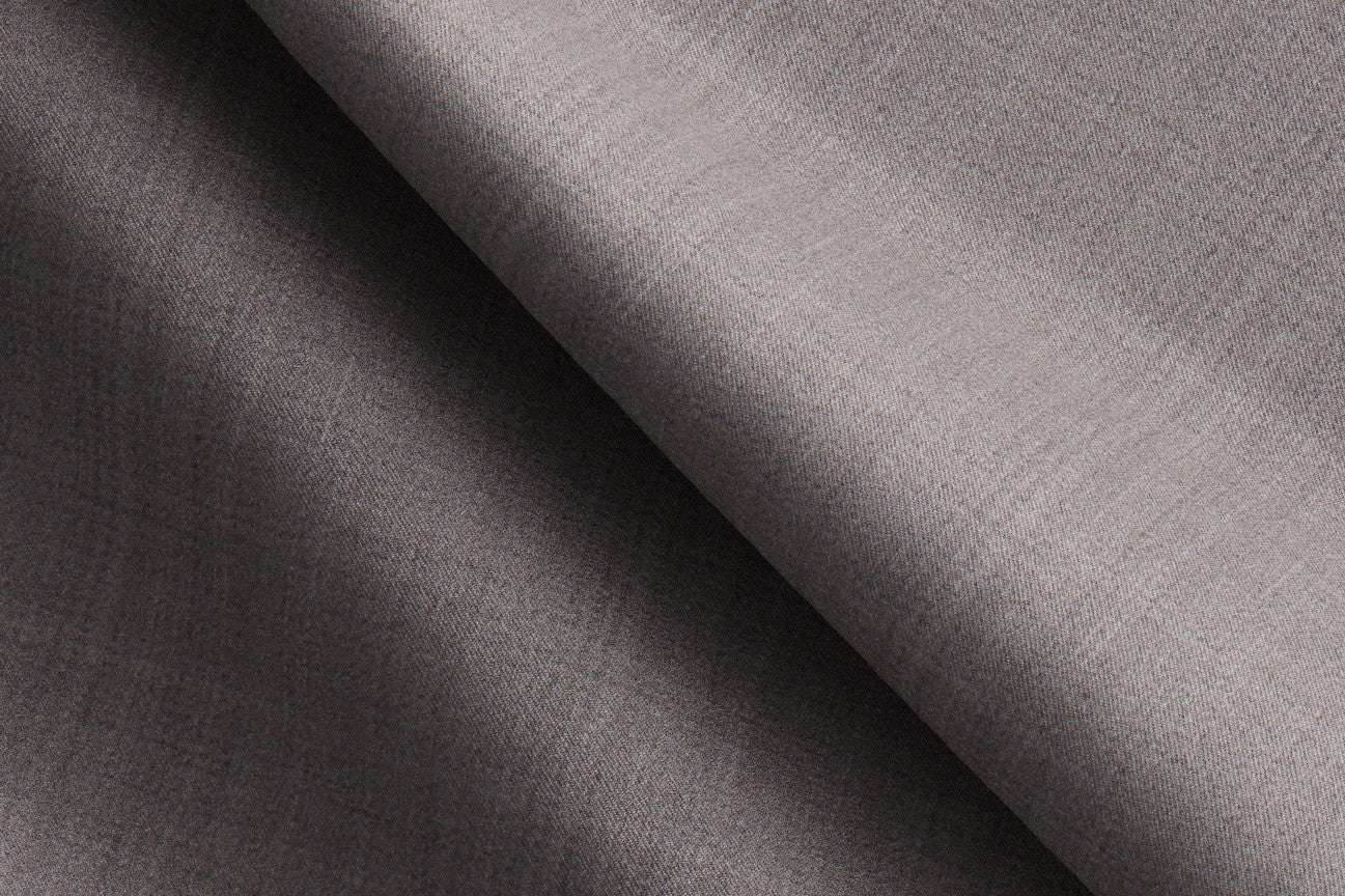 Abito su misura lana 150s beige Loro Piana