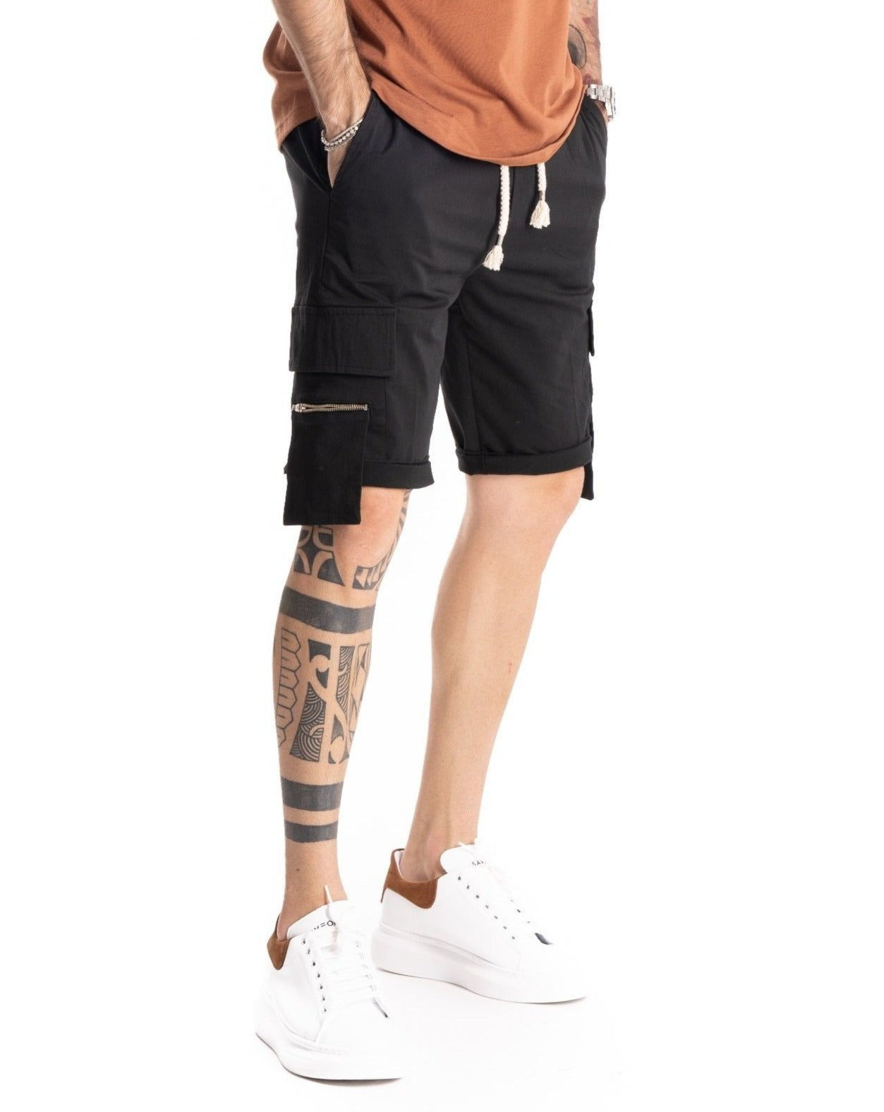 VINCE - BLACK BERMUDA WITH BIG POCKET