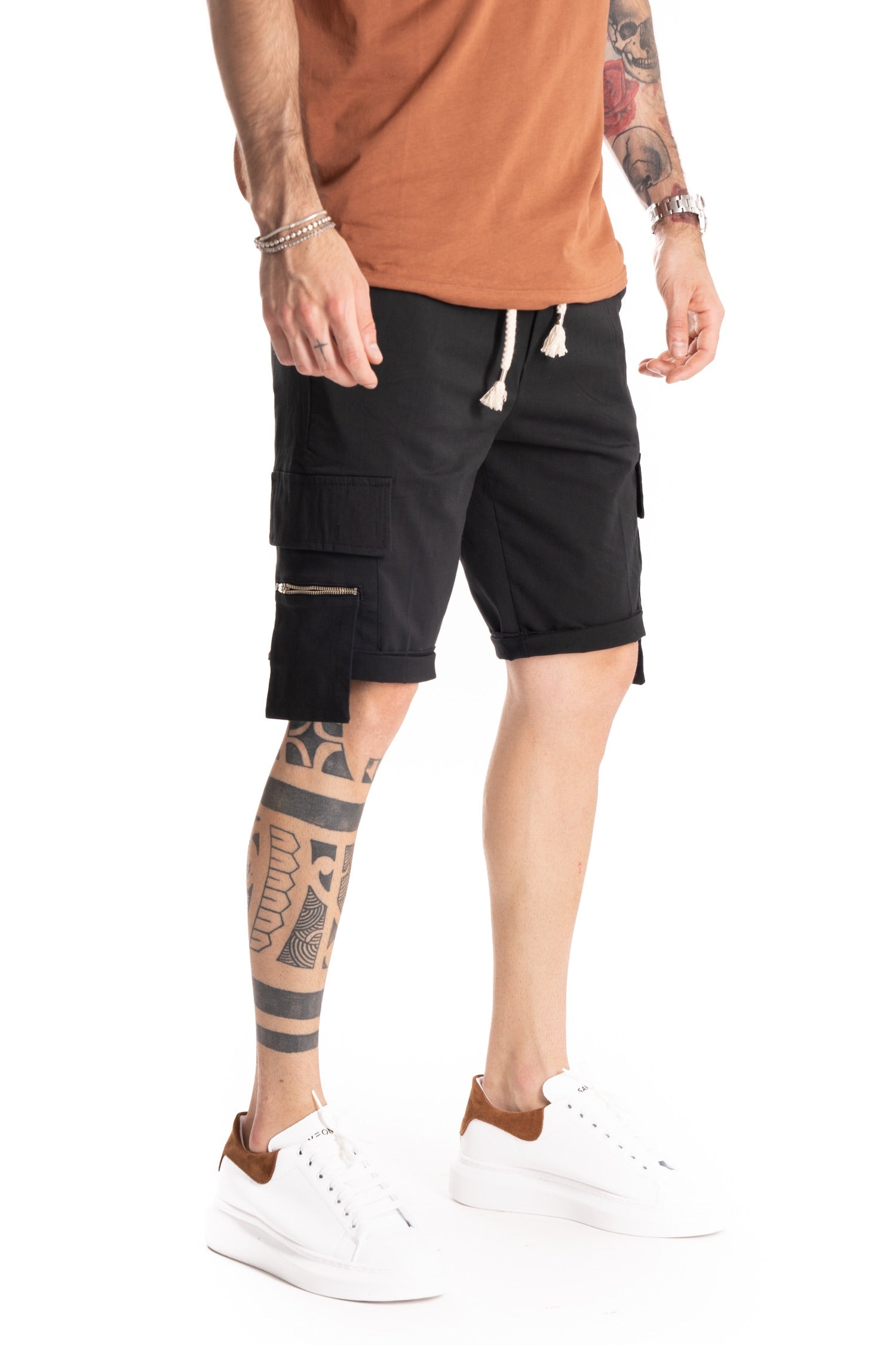 VINCE - BLACK BERMUDA WITH BIG POCKET