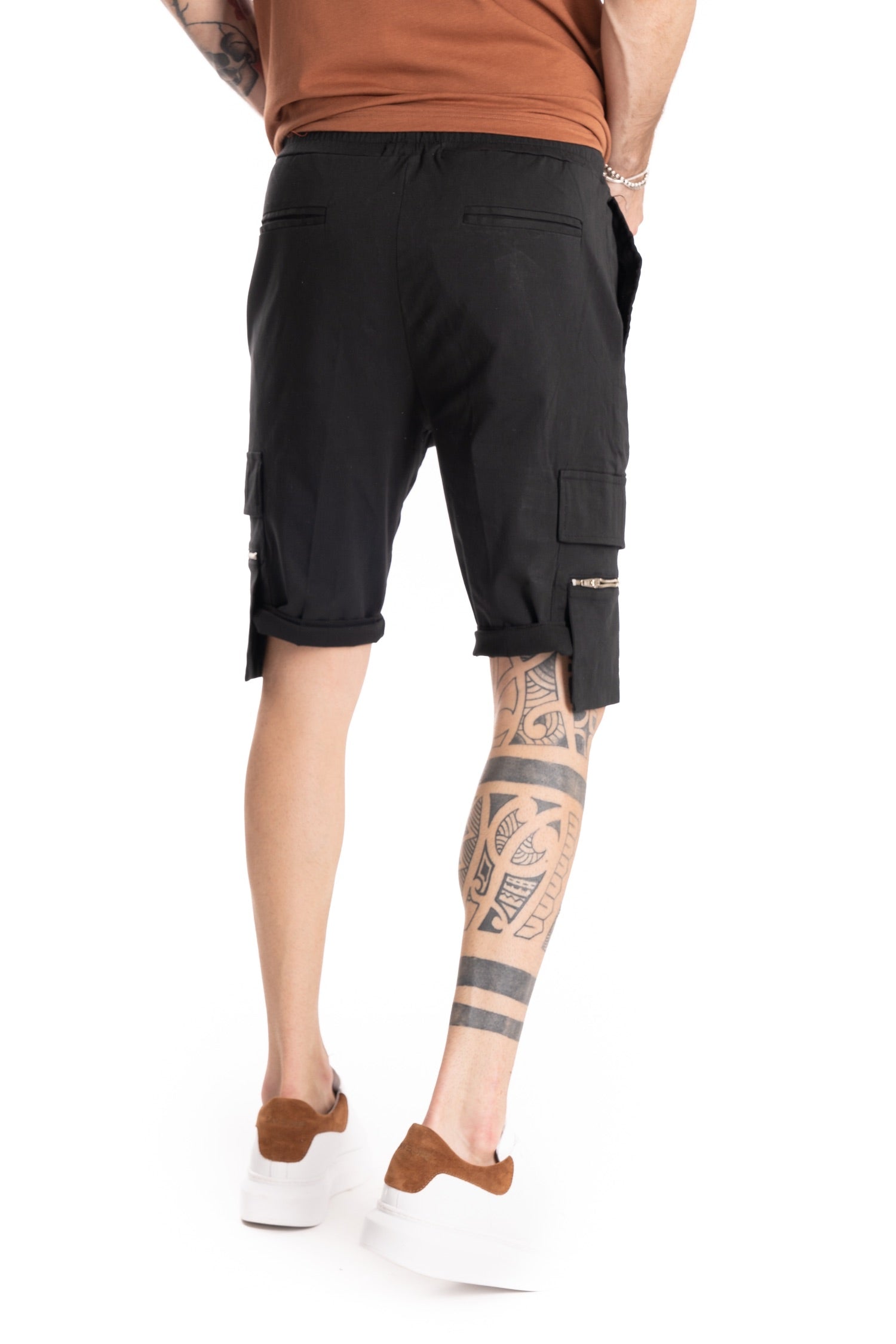 VINCE - BLACK BERMUDA WITH BIG POCKET