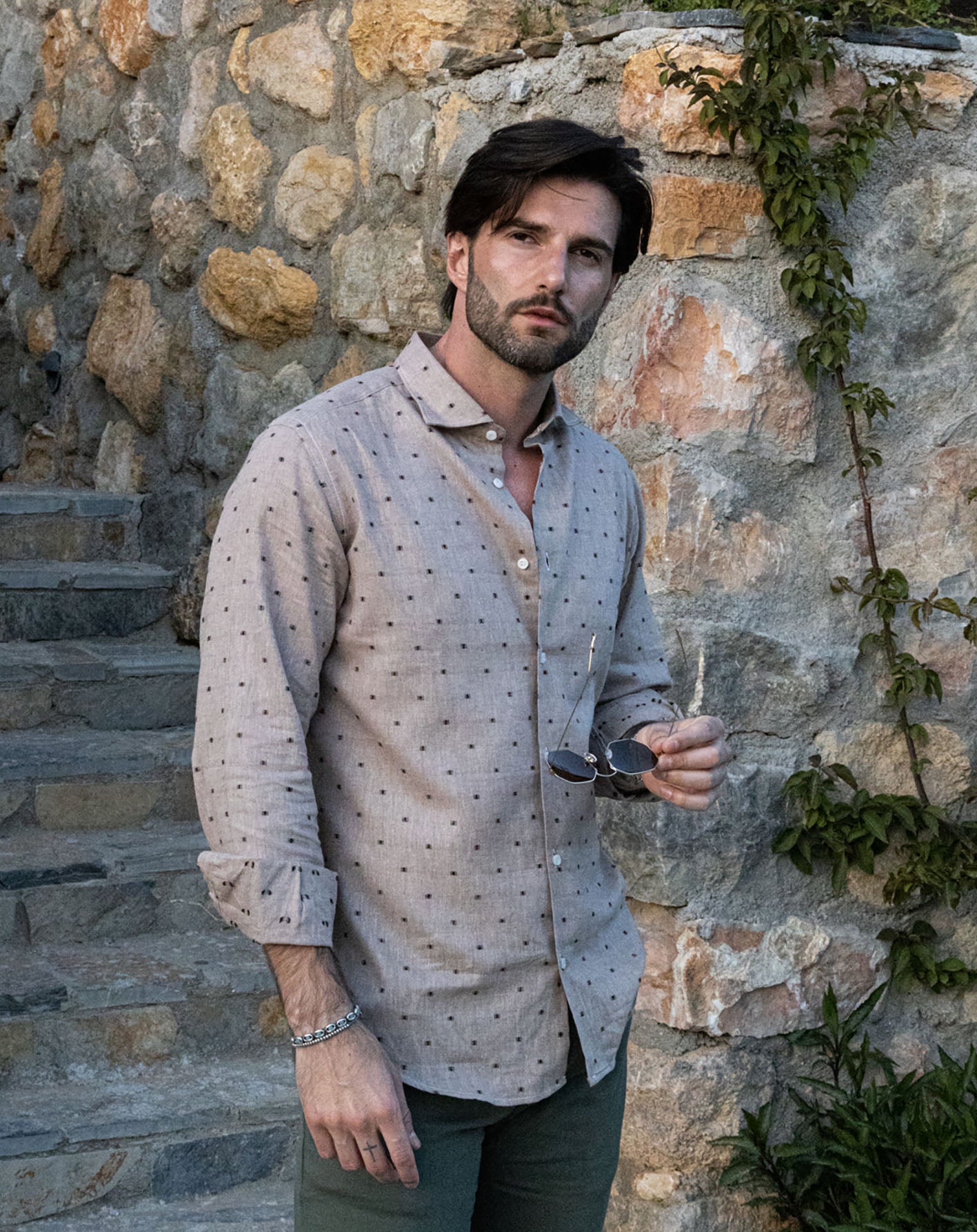 Salina - Chemise boue classique avec broderie en lin marron