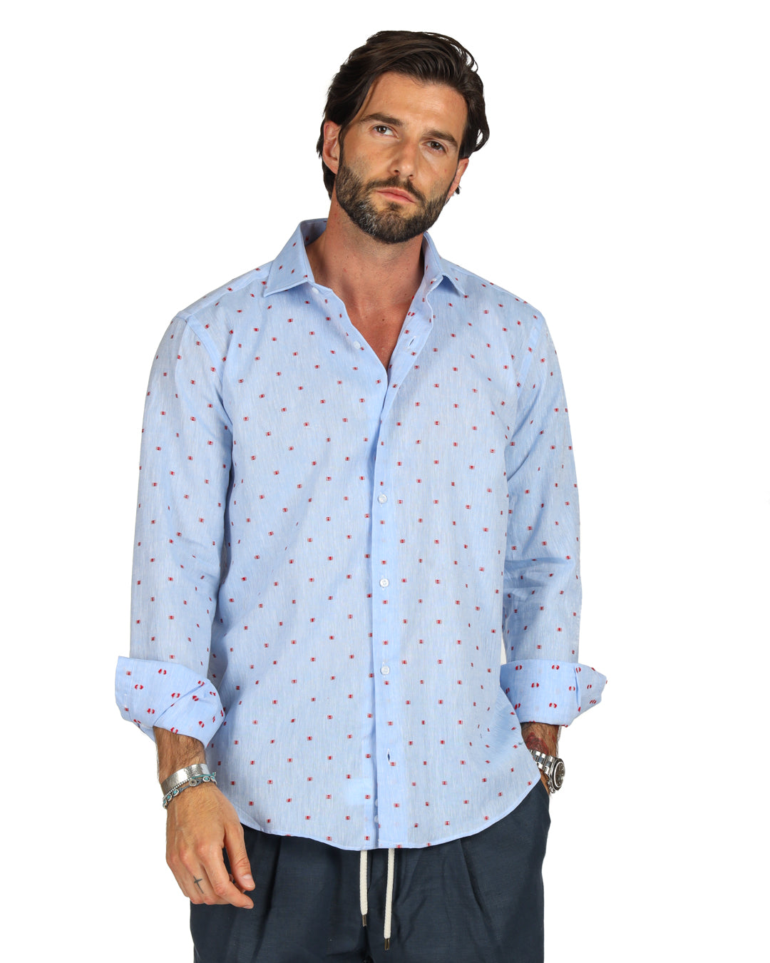 Salina - Chemise classique bleu clair à broderies rouges en lin