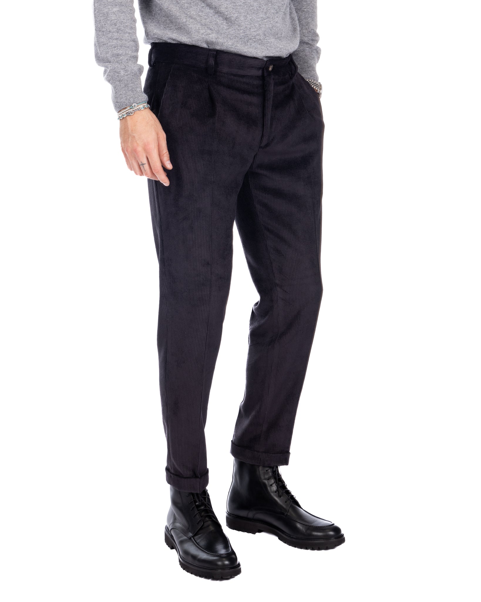 Lodi - pantalone nero con pince in velluto