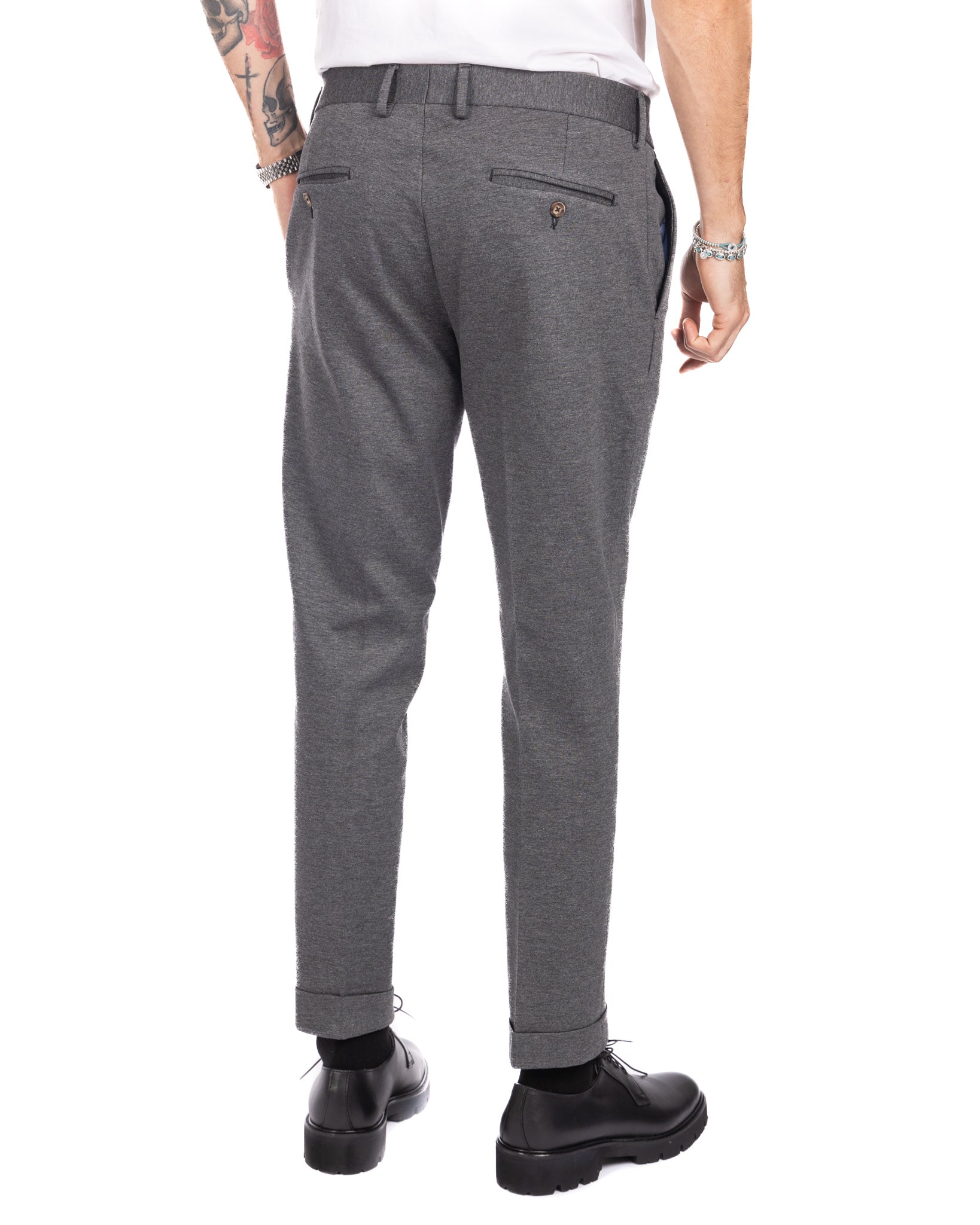 Firenze - trousers with a gray pleat in Milan stitch