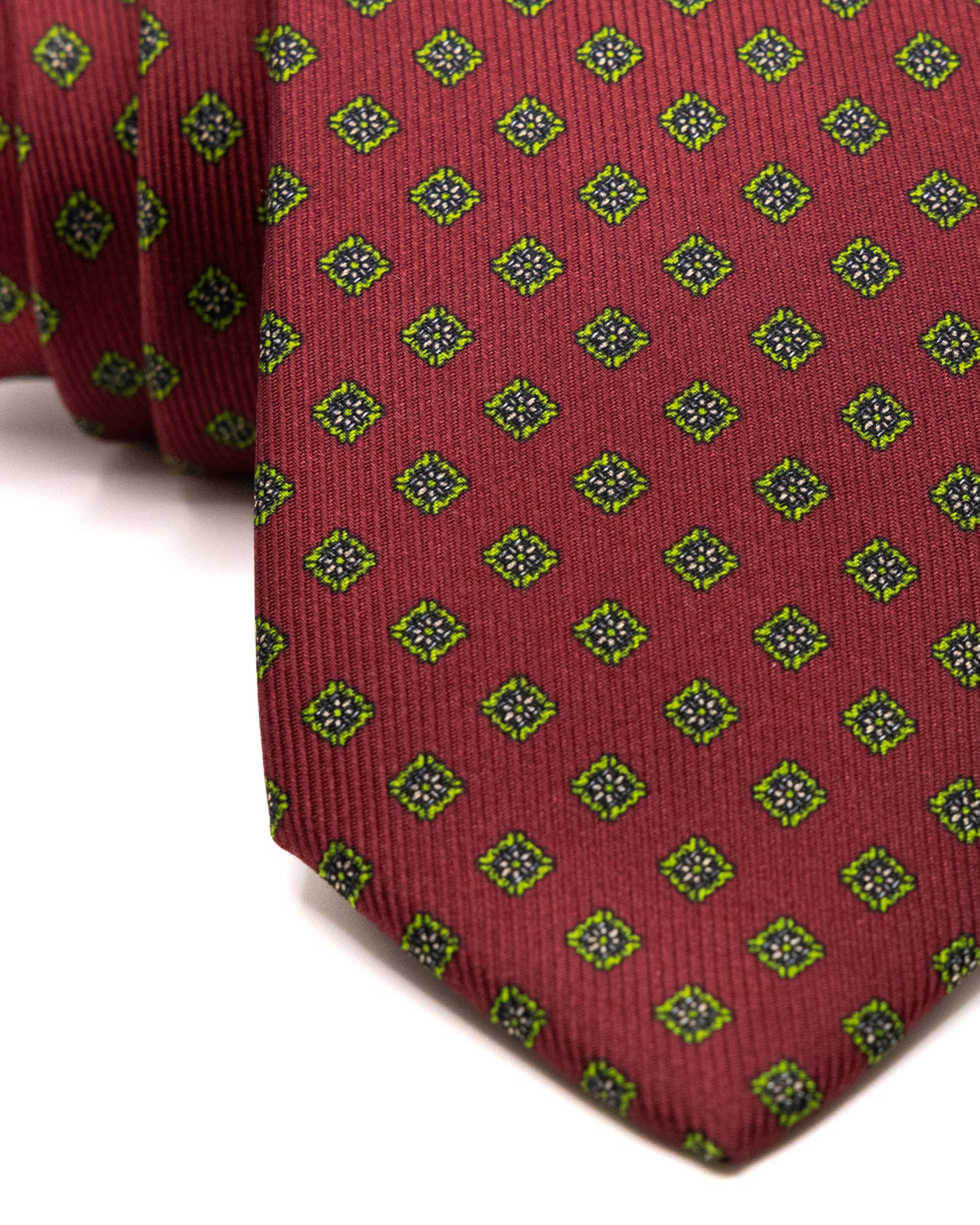 Cravatta - in seta twill bordeaux a fantasia quadri verdi
