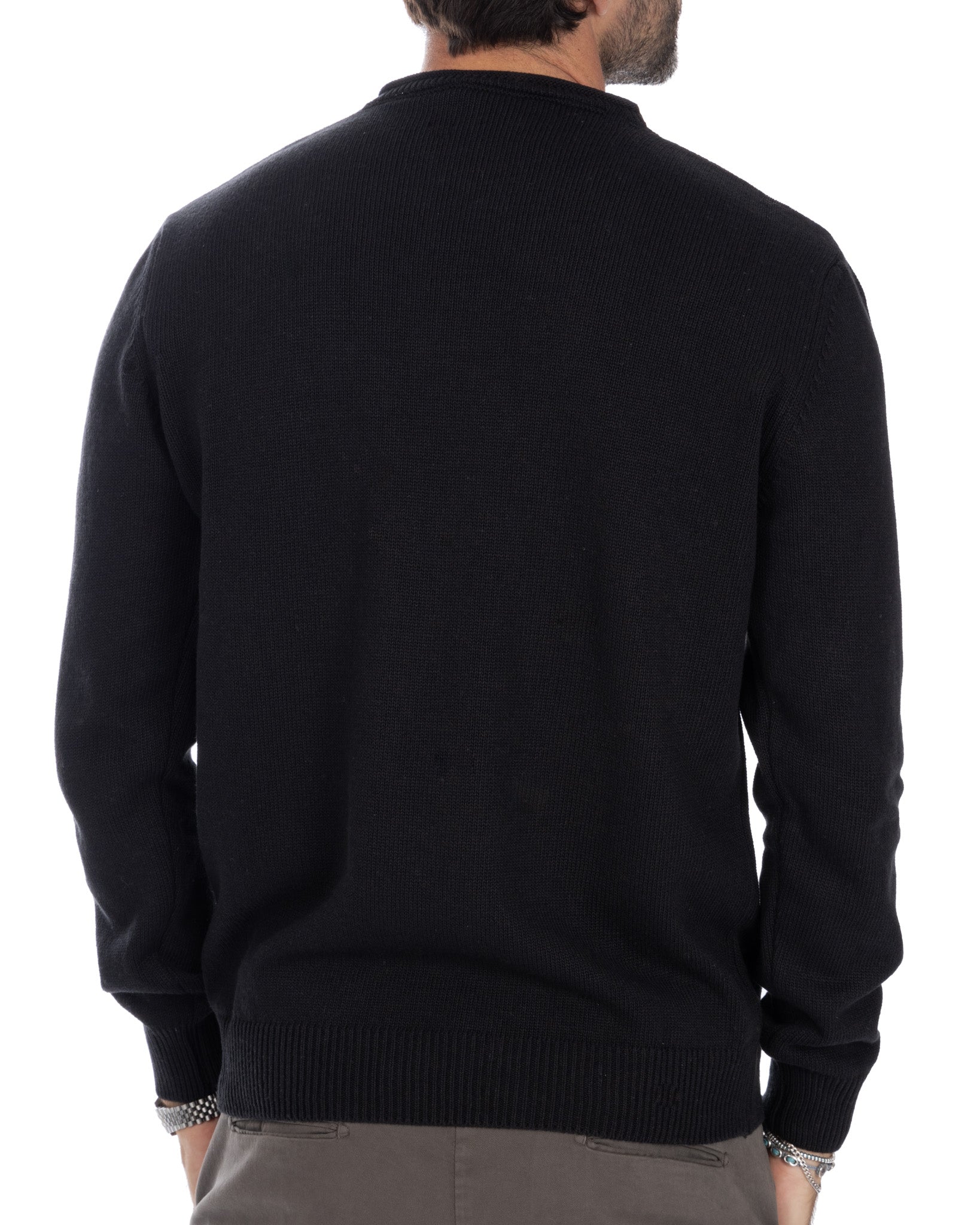 Adak - black crew neck sweater