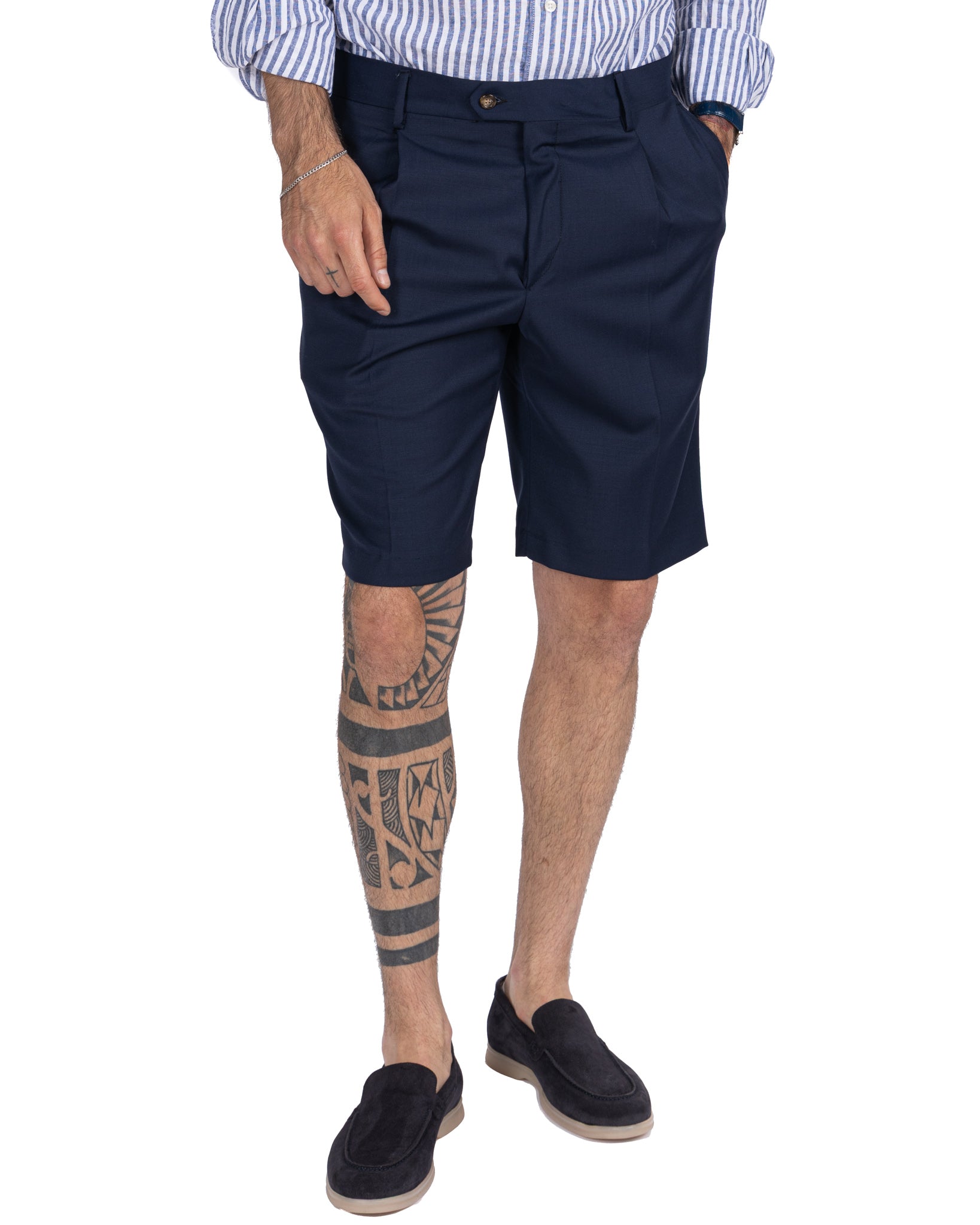 Colton - High-waisted Bermuda shorts with blue pleats
