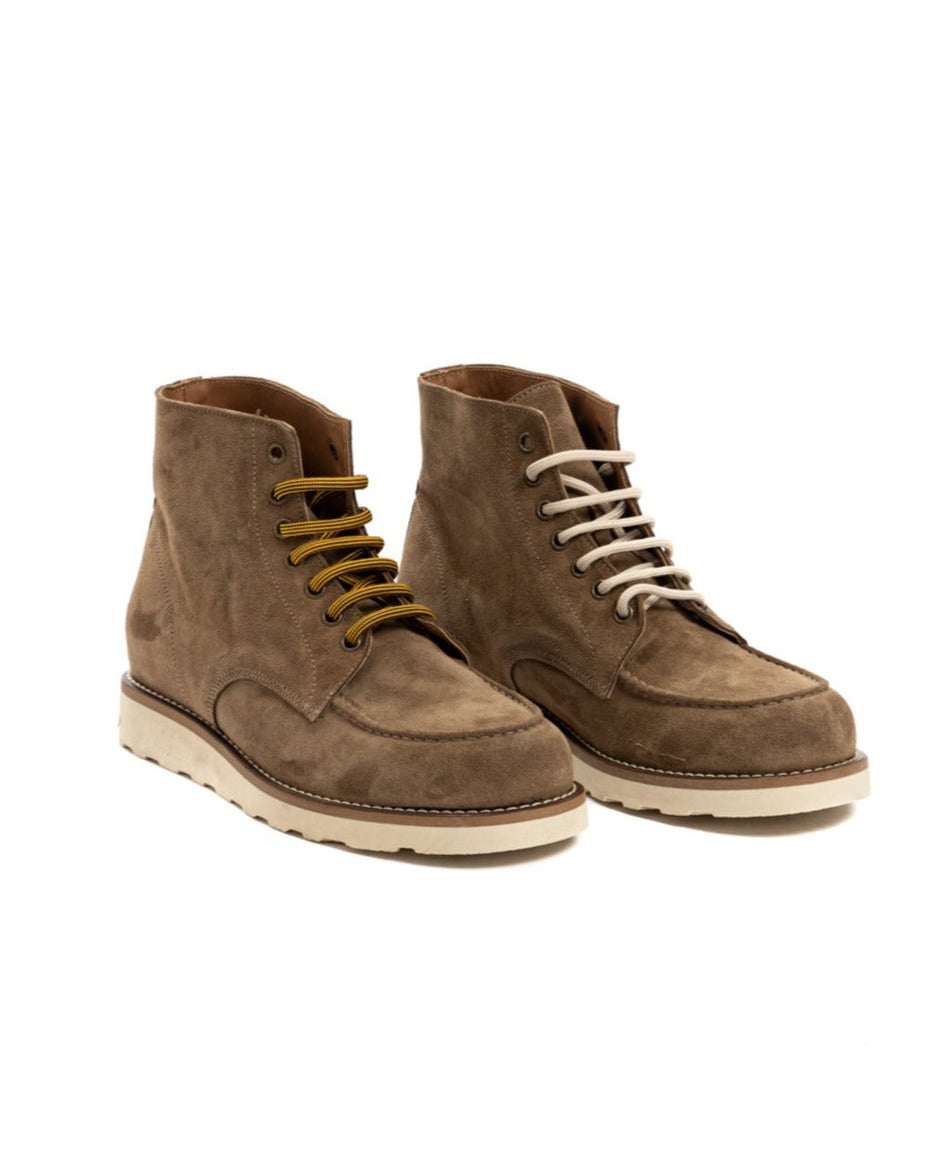 Moon - suede boot with mud laces