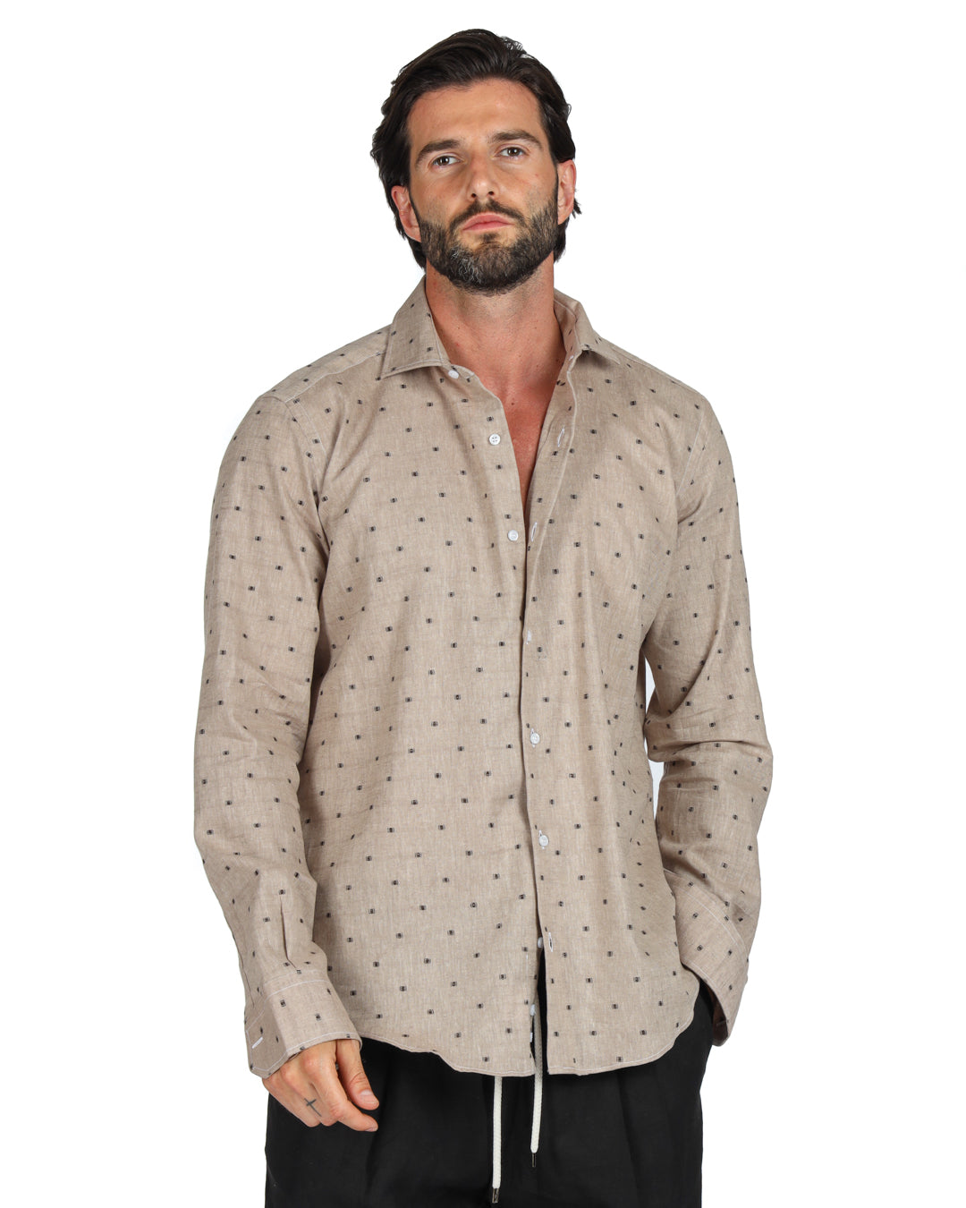 Salina - Classic mud shirt with brown linen embroidery