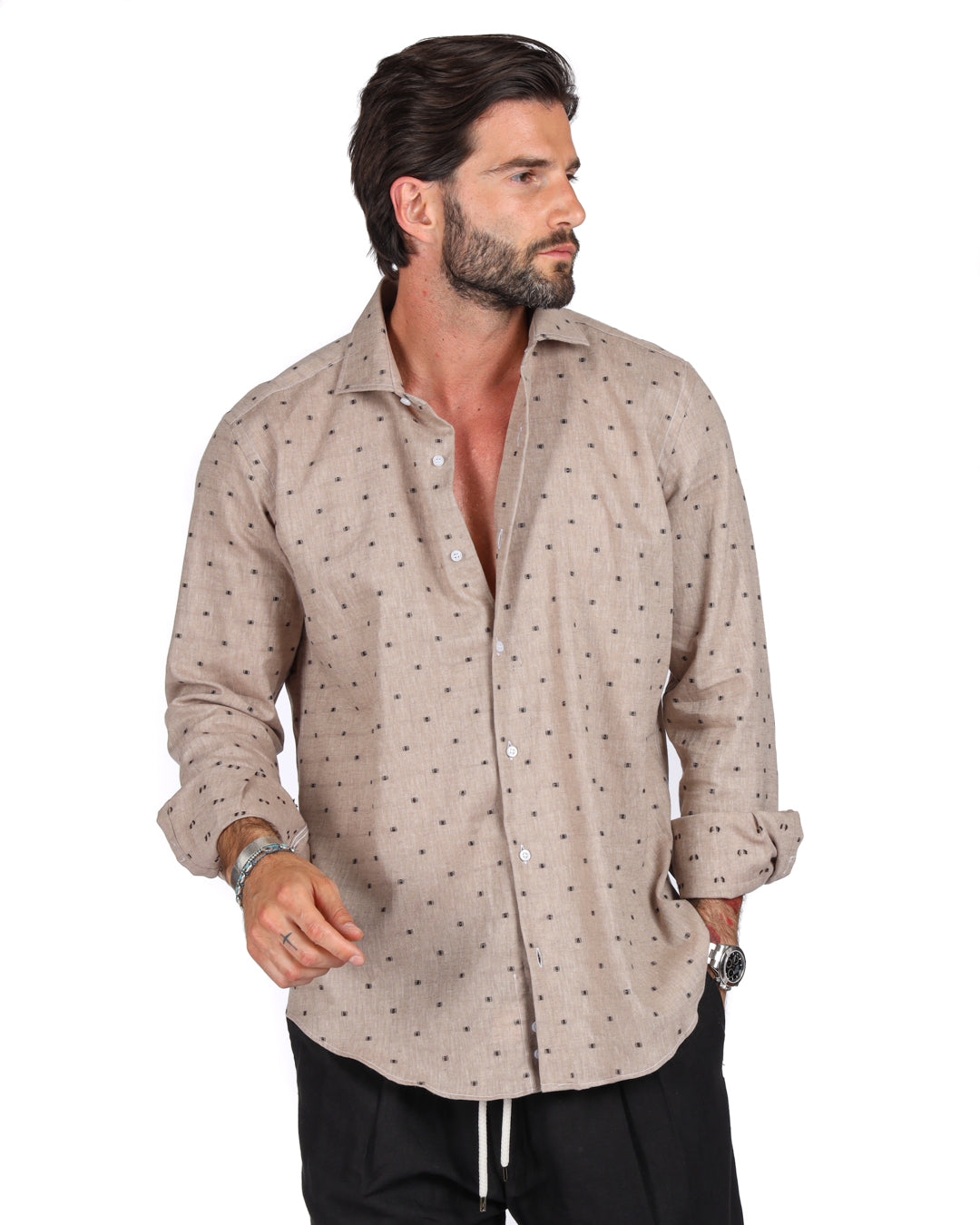 Salina - Classic mud shirt with brown linen embroidery