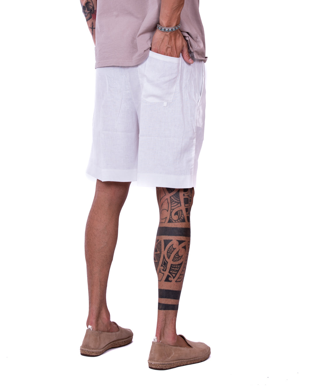 Larry - white linen Bermuda shorts
