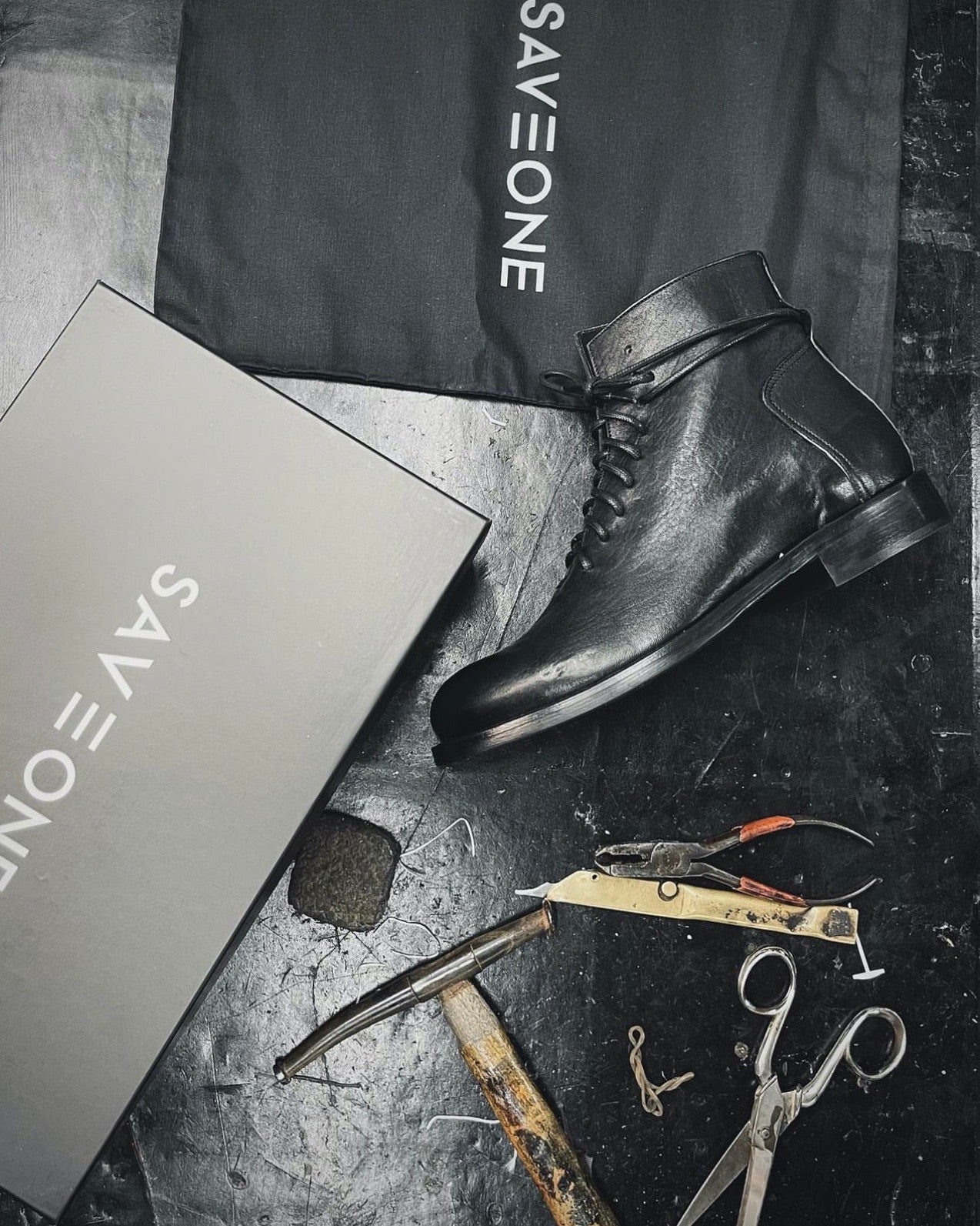 Houston - black leather boot